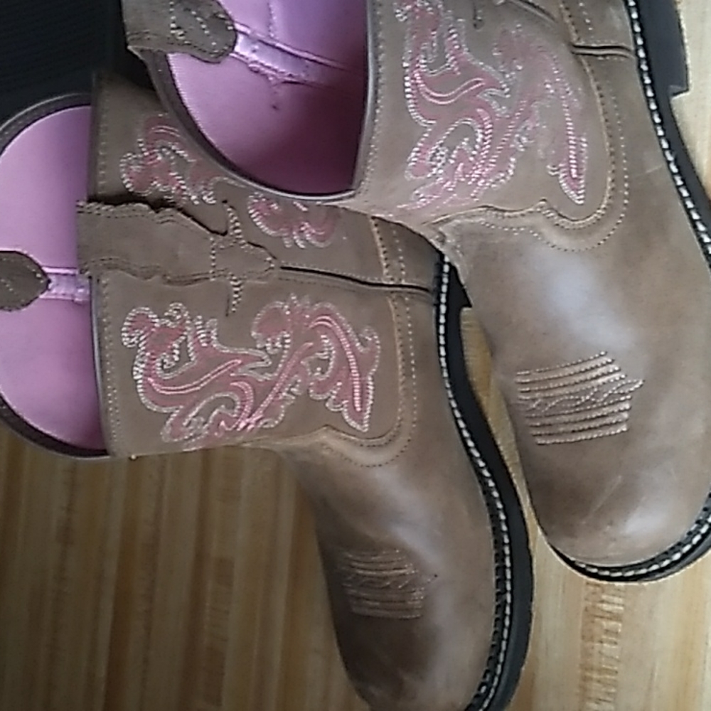 Ariat boots  size 9  women